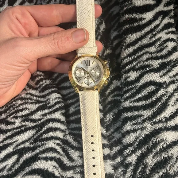 MICHAEL Michael Kors | Accessories | White And Gold Michaels  display picture 1